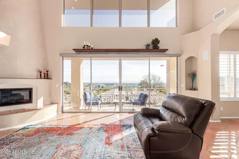 Living - 31 W Beryl Ave, Phoenix, AZ 85021 photo 3 of 3