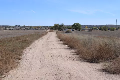 319 W Grand Canyon Rd #604, Paulden, AZ 86334