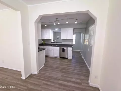 930 W Mackenzie Dr, Phoenix, AZ 85013 photo 8