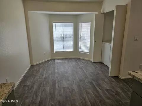 5236 W Peoria Ave #204, Glendale, AZ 85302