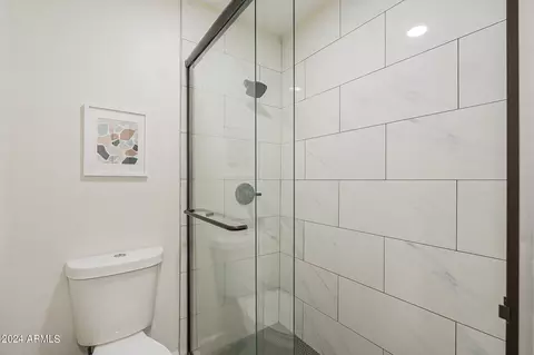 Bath - 2025 E Campbell Ave #265, Phoenix, AZ 85016 photo 2 of 4