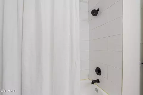 Bath - 2025 E Campbell Ave #265, Phoenix, AZ 85016 photo 4 of 4