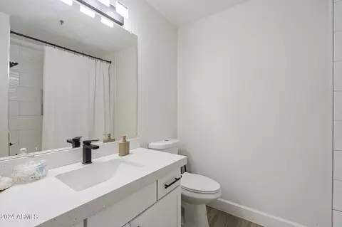 Bath - 2025 E Campbell Ave #265, Phoenix, AZ 85016 photo 3 of 4
