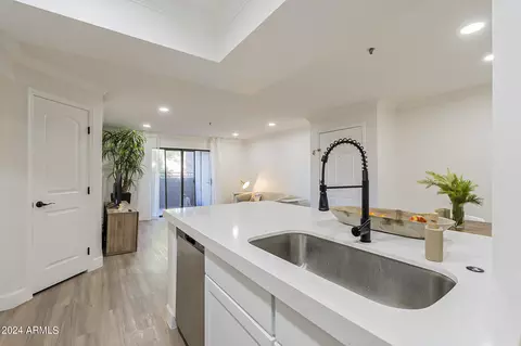 Kitchen - 2025 E Campbell Ave #265, Phoenix, AZ 85016 photo 4 of 5