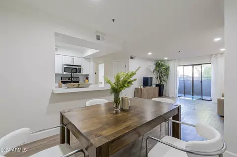Dining - 2025 E Campbell Ave #265, Phoenix, AZ 85016 photo 2 of 2