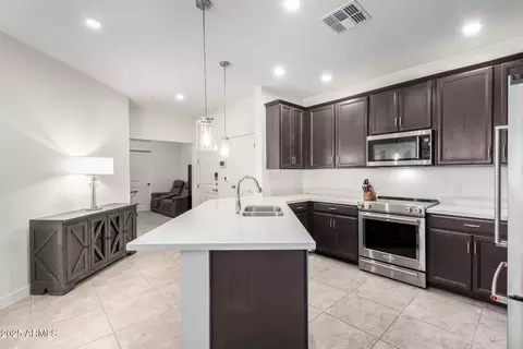 2511 W Queen Creek Rd #415, Chandler, AZ 85248