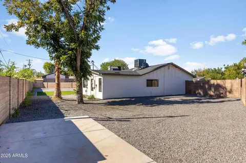 Exterior - 7801 N 4th Pl, Phoenix, AZ 85020 photo 4 of 7