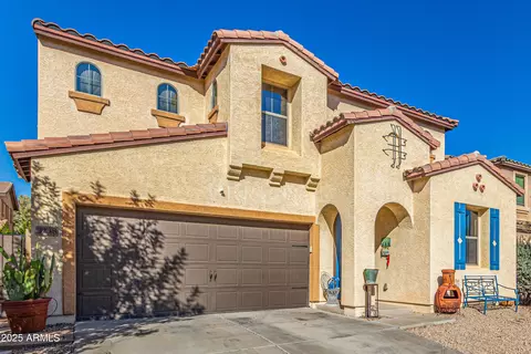 Exterior - 3238 E Ridgewood Ln, Gilbert, AZ 85298 photo 4 of 10