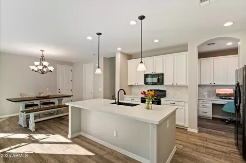 3668 E Angstead Ct, Gilbert, AZ 85296 photo 2