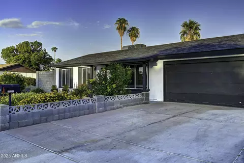 17659 N Paradise Park Dr, Phoenix, AZ 85032