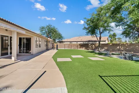 Exterior - 545 S Ash St, Gilbert, AZ 85233 photo 8 of 9