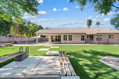 Exterior - 545 S Ash St, Gilbert, AZ 85233 photo 4 of 9