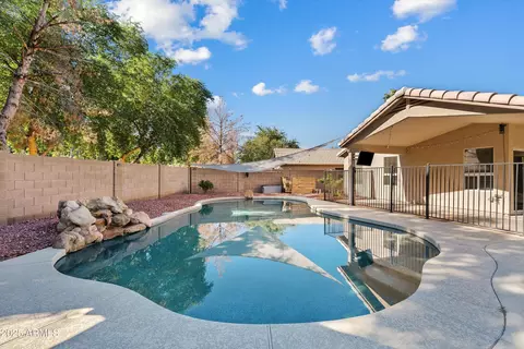 Exterior - 545 S Ash St, Gilbert, AZ 85233 photo 5 of 9