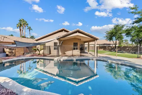 Exterior - 545 S Ash St, Gilbert, AZ 85233 photo 6 of 9