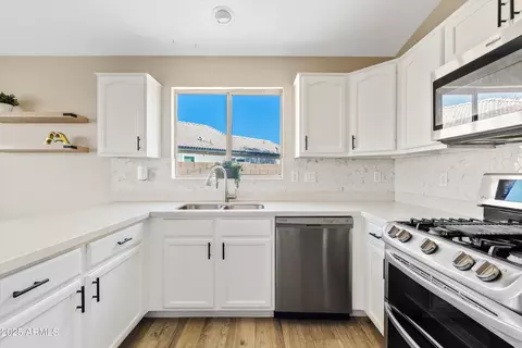 Kitchen - 545 S Ash St, Gilbert, AZ 85233 photo 1 of 4