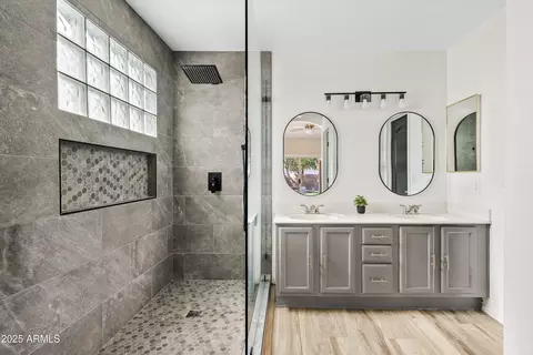 Bath - 545 S Ash St, Gilbert, AZ 85233 photo 1 of 3