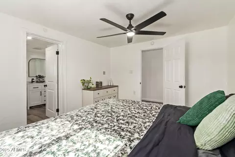 Bedroom - 4624 S 9th St, Phoenix, AZ 85040 photo 4 of 6