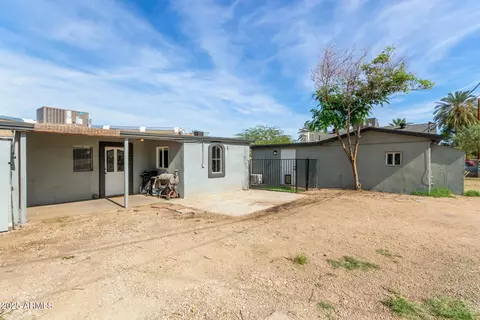 Exterior - 4624 S 9th St, Phoenix, AZ 85040 photo 4 of 4
