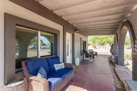 Exterior - 4624 S 9th St, Phoenix, AZ 85040 photo 2 of 4