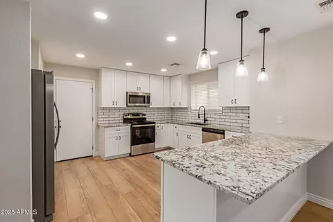 Kitchen - 7601 E Albany St, Mesa, AZ 85207 photo 2 of 4