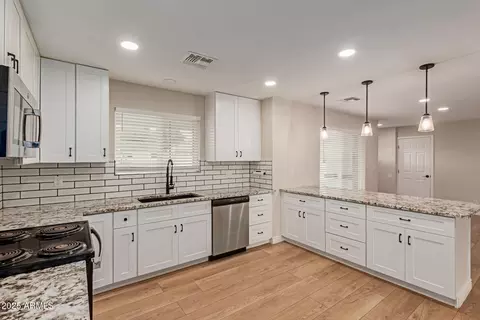 Kitchen - 7601 E Albany St, Mesa, AZ 85207 photo 3 of 4