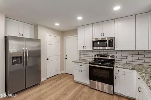 Kitchen - 7601 E Albany St, Mesa, AZ 85207 photo 4 of 4
