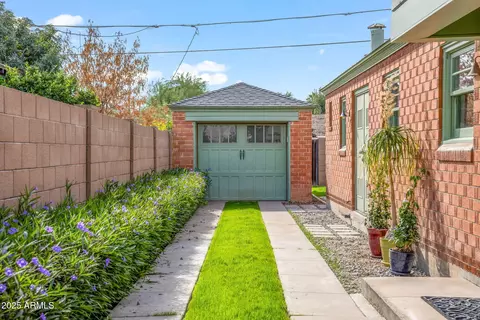331 W Cambridge Ave, Phoenix, AZ 85003 photo 9