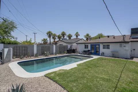 Exterior - 1808 E Pinchot Ave, Phoenix, AZ 85016 photo 6 of 7