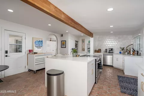 Kitchen - 1808 E Pinchot Ave, Phoenix, AZ 85016 photo 4 of 4