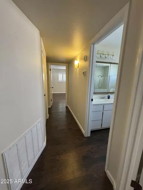 Entry Way - 619 N 67th Pl, Mesa, AZ 85205 photo 2 of 2