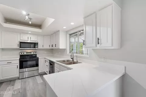 Kitchen - 4702 E Carmen St, Phoenix, AZ 85044 photo 1 of 3
