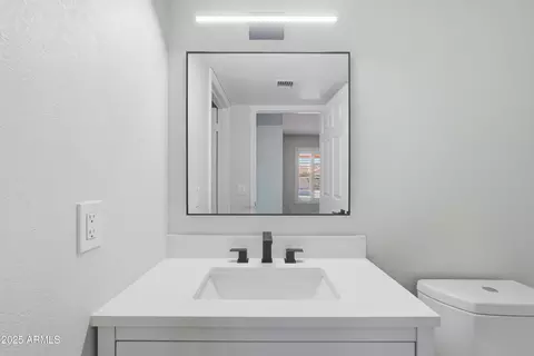 Bath - 4702 E Carmen St, Phoenix, AZ 85044 photo 3 of 5