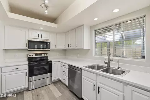 Kitchen - 4702 E Carmen St, Phoenix, AZ 85044 photo 3 of 3