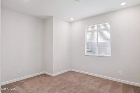 5843 E Covey Ln, Phoenix, AZ 85054 photo 18