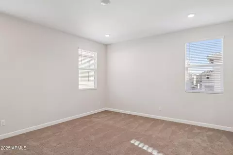 5843 E Covey Ln, Phoenix, AZ 85054 photo 10