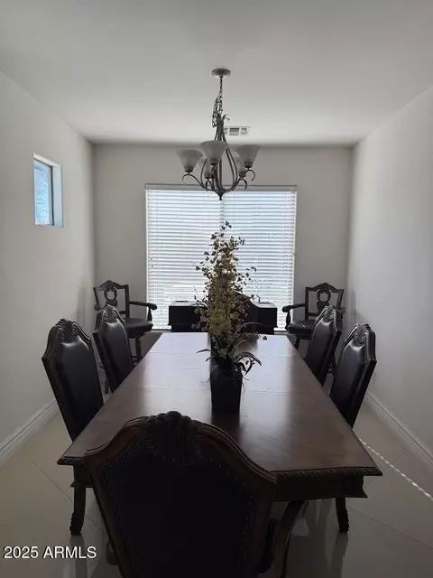 Dining - 7105 W Globe Ave, Phoenix, AZ 85043 photo 1 of 2