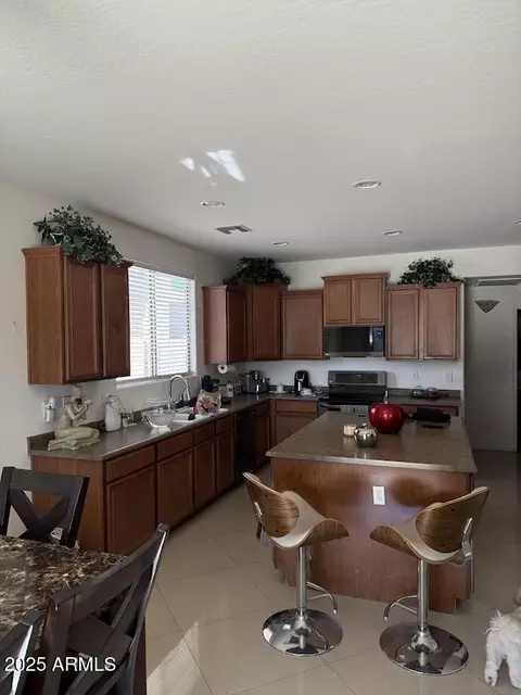 Kitchen - 7105 W Globe Ave, Phoenix, AZ 85043 photo 1 of 1