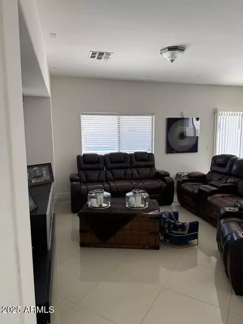 Living - 7105 W Globe Ave, Phoenix, AZ 85043 photo 1 of 2