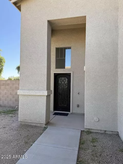 Exterior - 7105 W Globe Ave, Phoenix, AZ 85043 photo 2 of 9