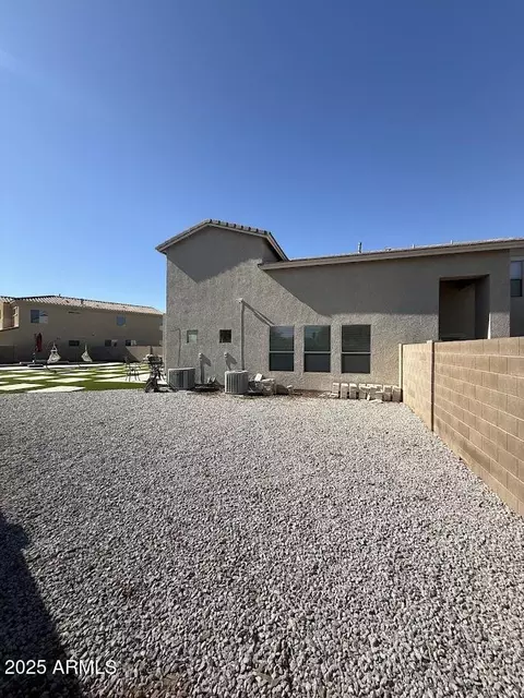 Exterior - 7105 W Globe Ave, Phoenix, AZ 85043 photo 9 of 9