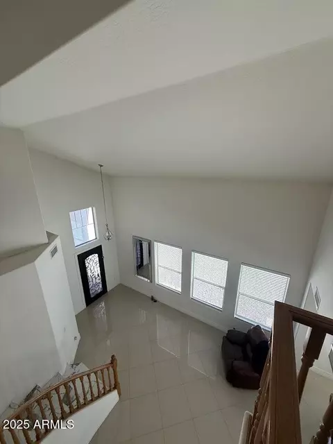 Entry Way - 7105 W Globe Ave, Phoenix, AZ 85043 photo 4 of 6