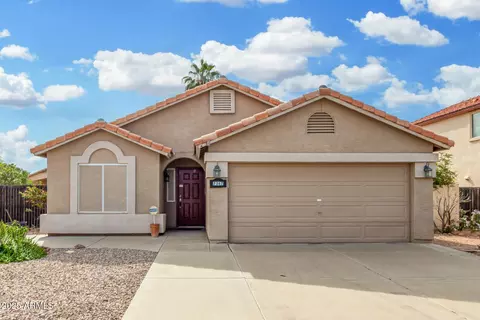 7367 W Peppertree Ln, Glendale, AZ 85303