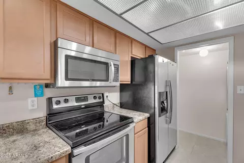 Kitchen - 1638 E Donner Dr, Tempe, AZ 85282 photo 2 of 2