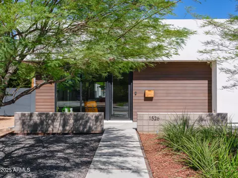 Exterior - 1526 E Coronado Rd, Phoenix, AZ 85006 photo 4 of 6