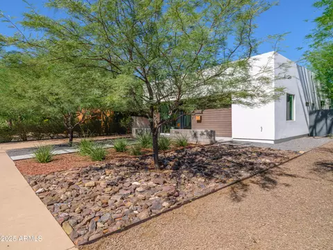 Exterior - 1526 E Coronado Rd, Phoenix, AZ 85006 photo 5 of 6