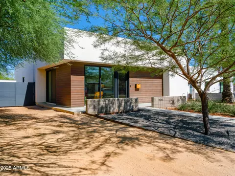 Exterior - 1526 E Coronado Rd, Phoenix, AZ 85006 photo 2 of 6
