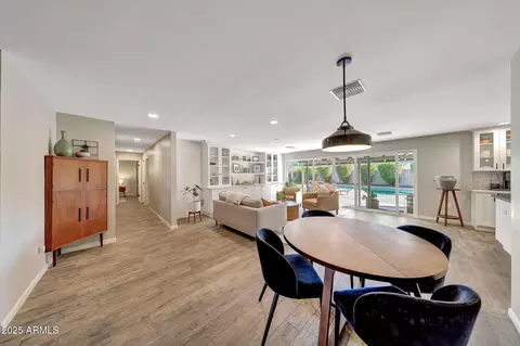 Dining - 805 W Northview Ave, Phoenix, AZ 85021 photo 1 of 1