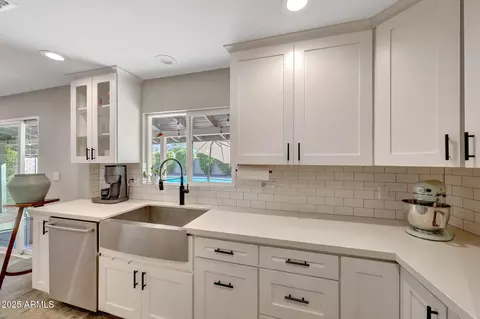 Kitchen - 805 W Northview Ave, Phoenix, AZ 85021 photo 2 of 3