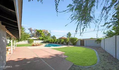 Exterior - 805 W Northview Ave, Phoenix, AZ 85021 photo 7 of 9