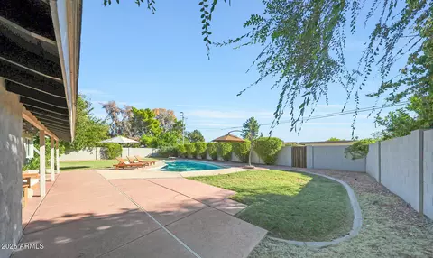 Exterior - 805 W Northview Ave, Phoenix, AZ 85021 photo 4 of 9